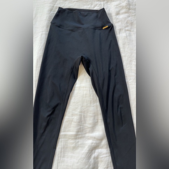 Cleo Harper Form Black Active Leggings - Picture 5 of 13